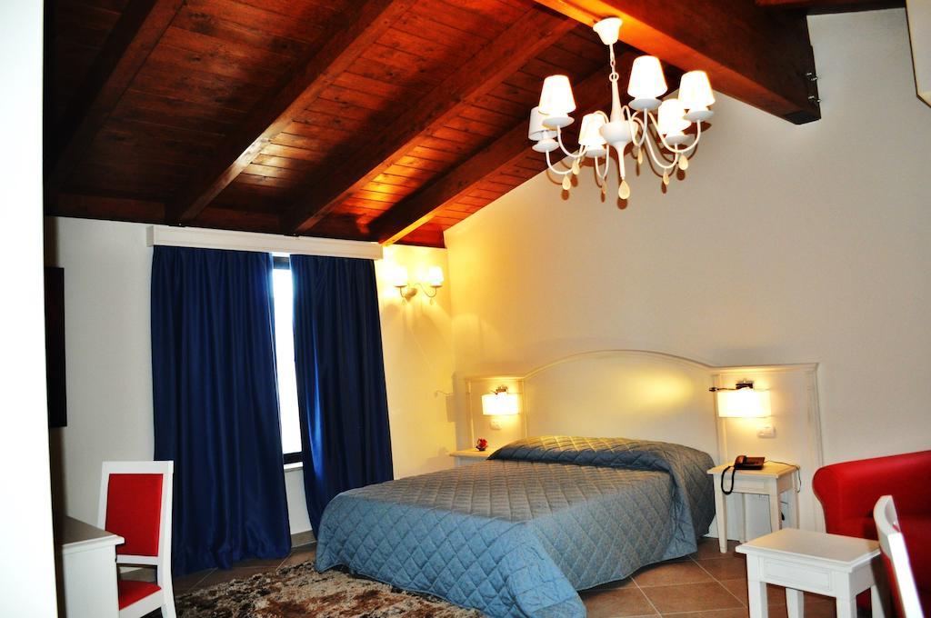 Hotel Centova Perugia Szoba fotó