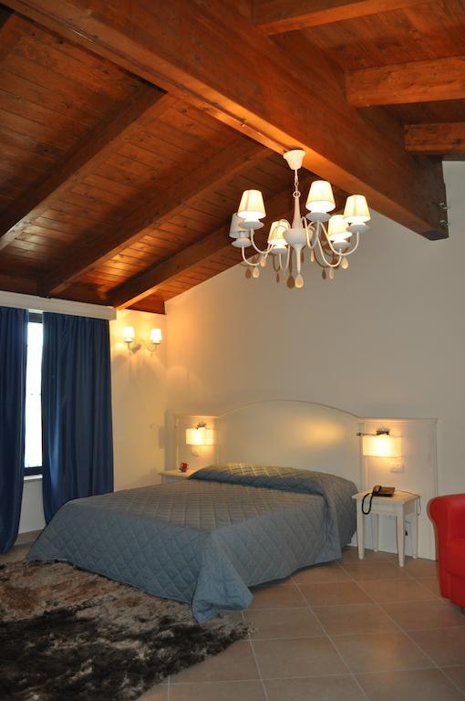 Hotel Centova Perugia Szoba fotó